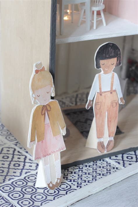 diy dolls house dolls  paper doll hack hesters handmade home