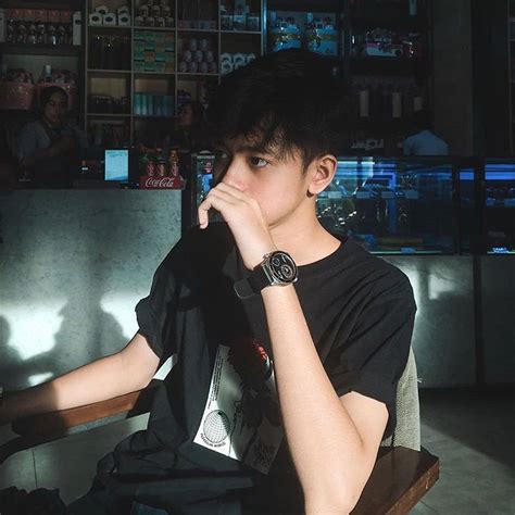 Cowok Ganteng Instagram – Satu Trik