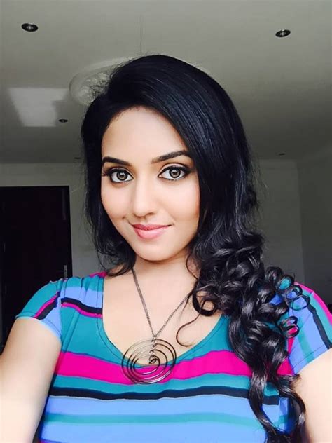 vidya pradeep hot and beautiful pictures and wallpapers