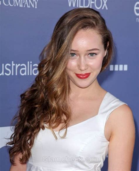 Alycia Debnam Carey Gorgeous In Side Swept Curls At Awards