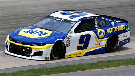 chase elliott  disqualified  racing   loose nut   car