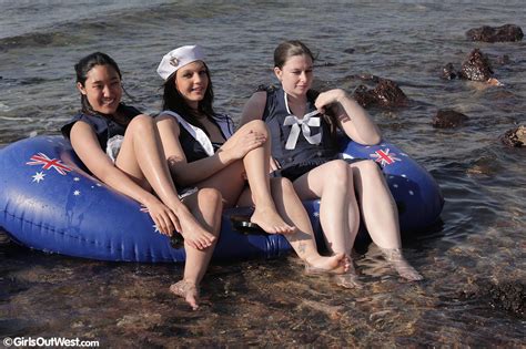 lesbian sailors at the beach girls out west free stuff