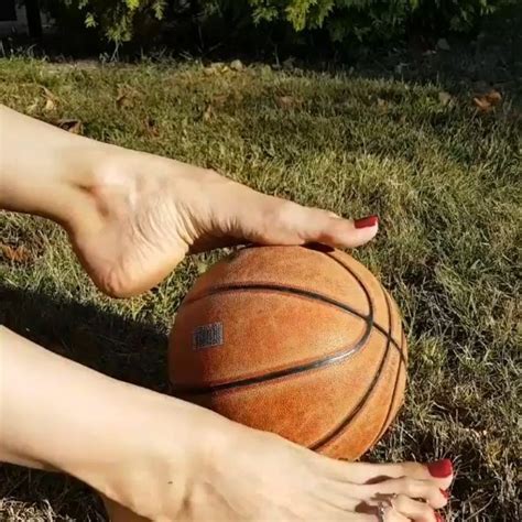 tallest foot goddess fan on instagram “ amazingfeet bigfeetgirls