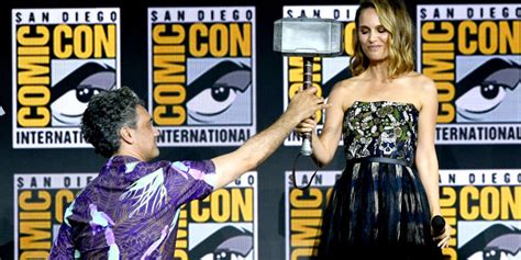 Natalie Portman Reveals Female Thor Role At Comic Con Askmen
