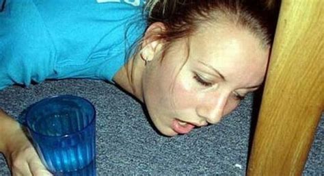 最新囧图：女人喝醉酒真可怕！图片 互动图片