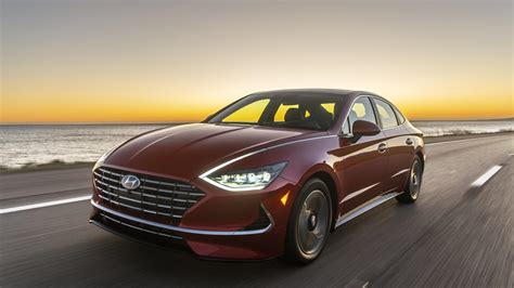 Hyundai Sets Prices For 54 Mpg Sonata Hybrid Motorweek