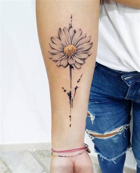 Daisytattoo Margherita Flowertattoo 🌼 Tattoos Daisy Flower