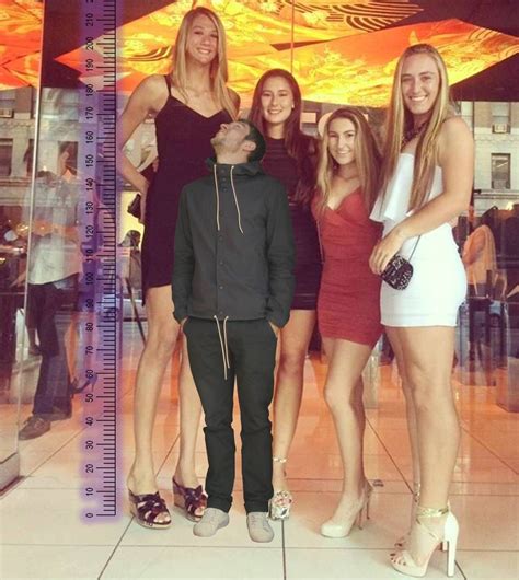 That Girl On Left Are 220 7 3 Ft Tall Women Fashion