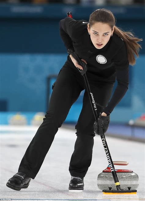 Winter Olympics Russian Curler Bryzgalova Takes A Tumble Daily Mail