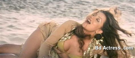Bollywood Hot And Sexy Actress Mahima Chaudhary ~ Downloads