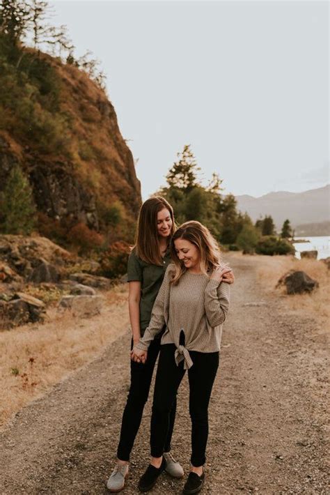 columbia river gorge engagement session hayley emily portland