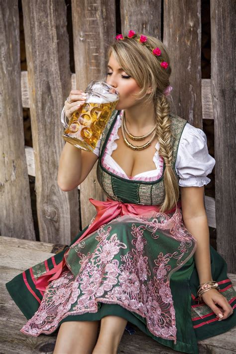 oktoberfest oktoberfest woman oktoberfest outfit german beer girl