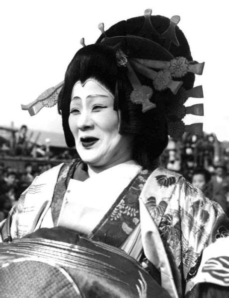 retro photos of japanese geisha girls 16 pics