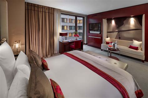 luxury hotels paris place vendome mandarin oriental paris