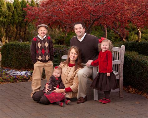 fall family picture  great color scheme  brown gold  red