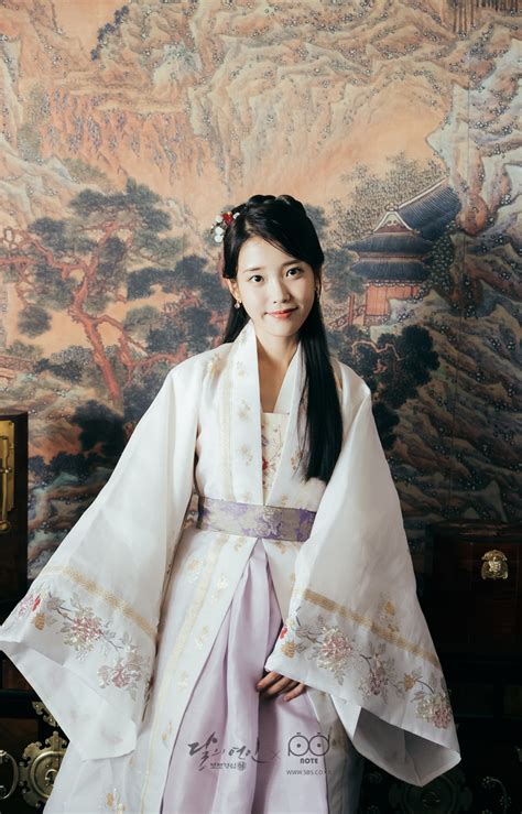 Top 6 Most Beautiful K Pop Acting Dols In Korean Traditional Clothes