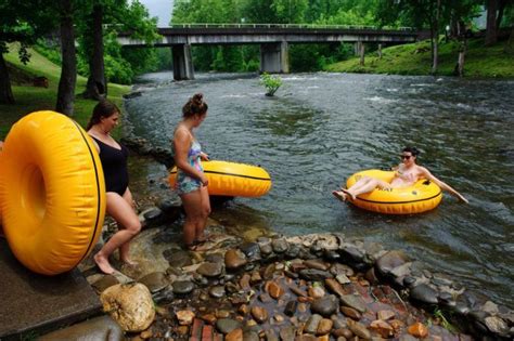 Little River Is The Best River To Go Tubing On In Tennessee Tennessee