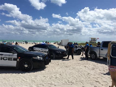 miami beach police sued for humilating nude woman candace padavick over 16 cab fare miami new
