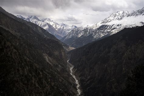 himalayan glaciers  lose    volume  global warming isn