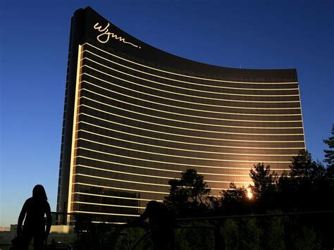 former shareholder sues wynn resorts for devaluing stock by enabling sex harassment ny daily news