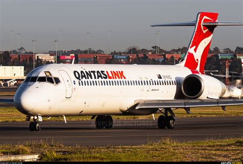 vh nxq qantas boeing   sydney kingsford smith intl nsw photo id  airplane