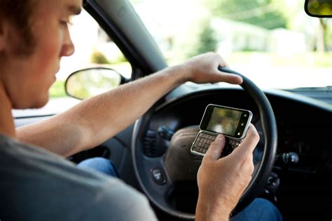 texas distracted driving cellphone usage laws