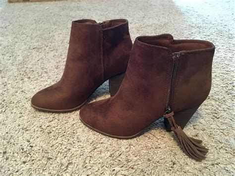 perfect fit amazing condition brown suede boots     walked    store