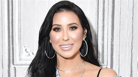 This Is How Much Money Beauty Vlogger Jaclyn Hill Is Actually Worth