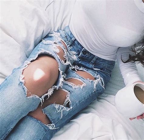 ripped jeans and white tee fashion style everyday outfits