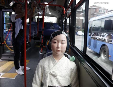 s korean buses take on statues to remind people of japanese wwii sex slavery victims