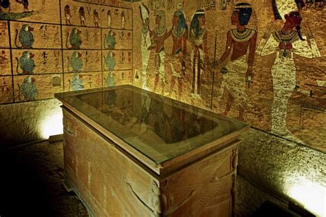Hidden Chambers In Tutankhamun S Tomb May Hold Queen Nefertiti Daily Star