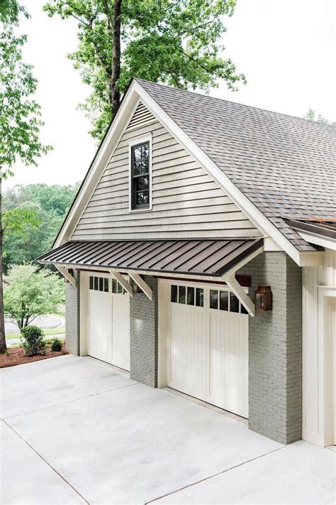 inspiring suggestions   adore garagedoortrim garage door styles carriage house plans