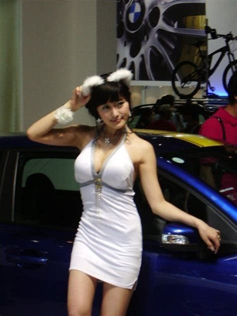 Girls From Korean Auto Shows 16 Photos