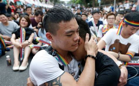 same sex marriage taiwan becomes first in asia to allow gay marriage news nation