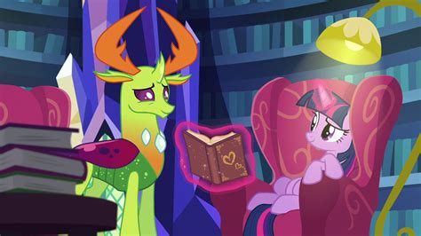 Image Twilight Sparkle Shows Thorax Her Comfy Chair