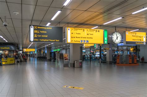amsterdam schiphol airport  netherlands busiest  award winning