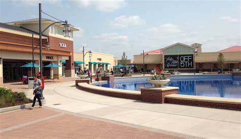 saks  top  attractions  chicago premium outlets