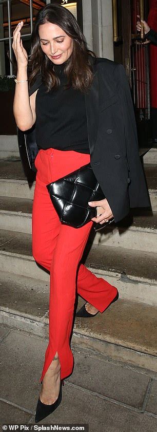 lauren silverman turns heads in a stunning black and red combo after