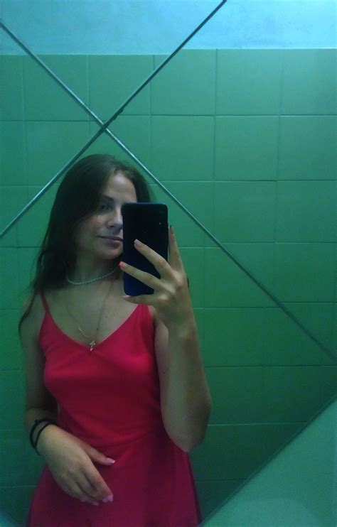 Pin By Marina Romascu On Mee Mirror Selfie Selfie Mirror