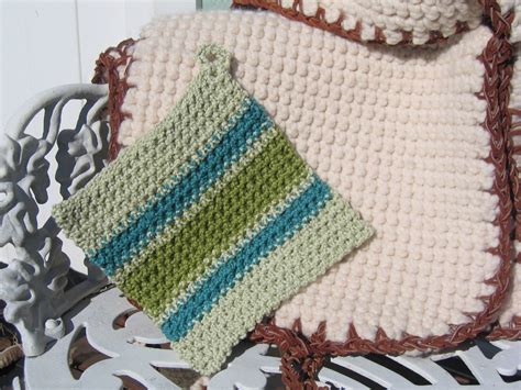 classic double thick potholder stitch · how to make a crochet