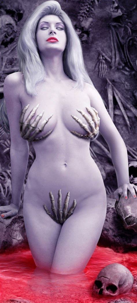 Lady Death And Vampirella Cosplayers Naked Big Tits Pics