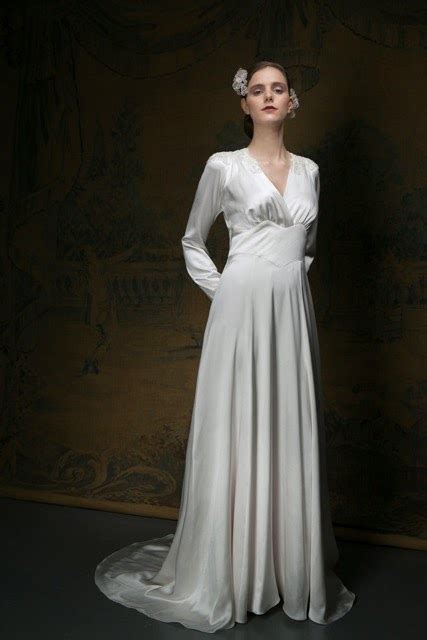 a 1940s style vintage wedding dress for a cool spring day