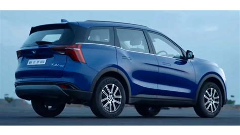 mahindra xuv  expensive  spectacular opening   starting price scoop beats