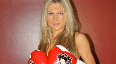rick s cabaret girls to be round card girls at broadway boxing event