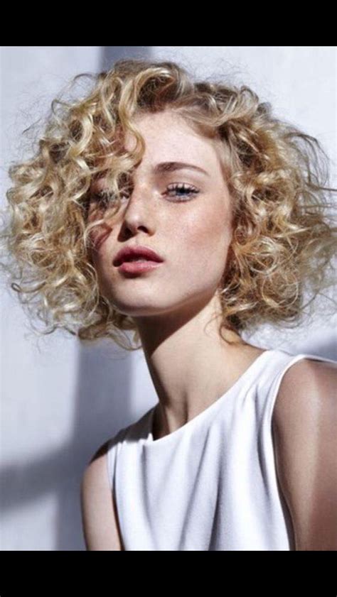 Pin By Mandy Rushton On Hair And Make Up Curly Hair Styles Naturally