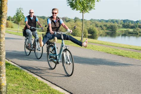 fietsvespa huren  fiets herstellen toerisme maaseik