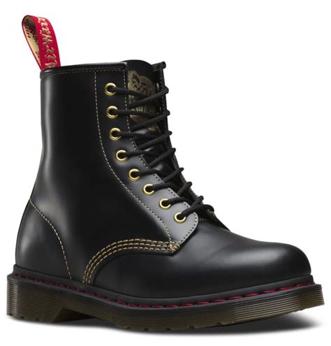 dr martens commemorate year   dog   limited edition  boot complex uk