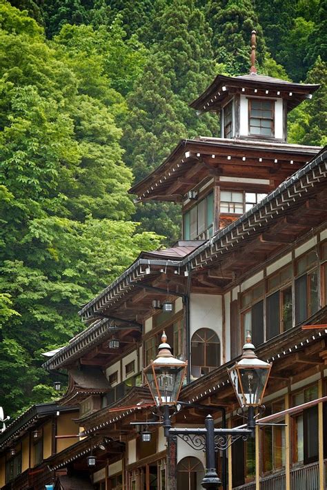 Ginzan Onsen Hot Springs Yamagata Japan 銀山温泉 銀山温泉 珍しい家