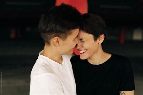 «real Lesbian Couple In Love Del Colaborador De Stocksy «alexey Kuzma