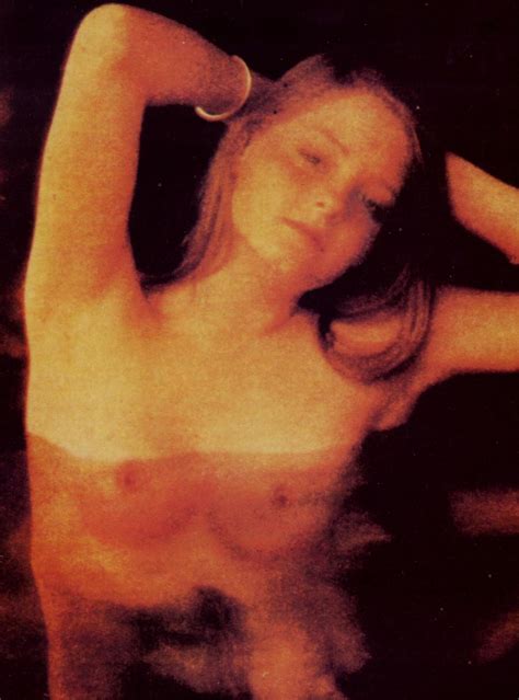 jodie foster nude but covered
